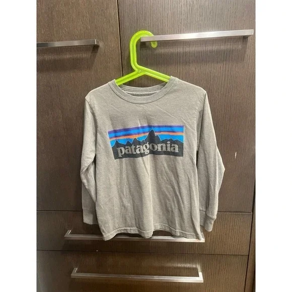 Patagonia boys long sleeve big logo size XS 4-5 - Picture 1 of 5